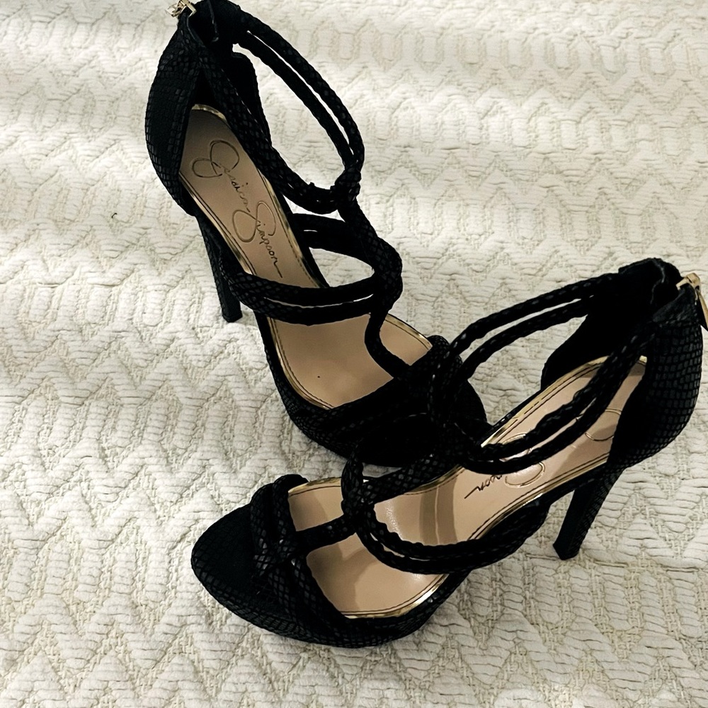 Jessica Simpson SEXY black sue heels.